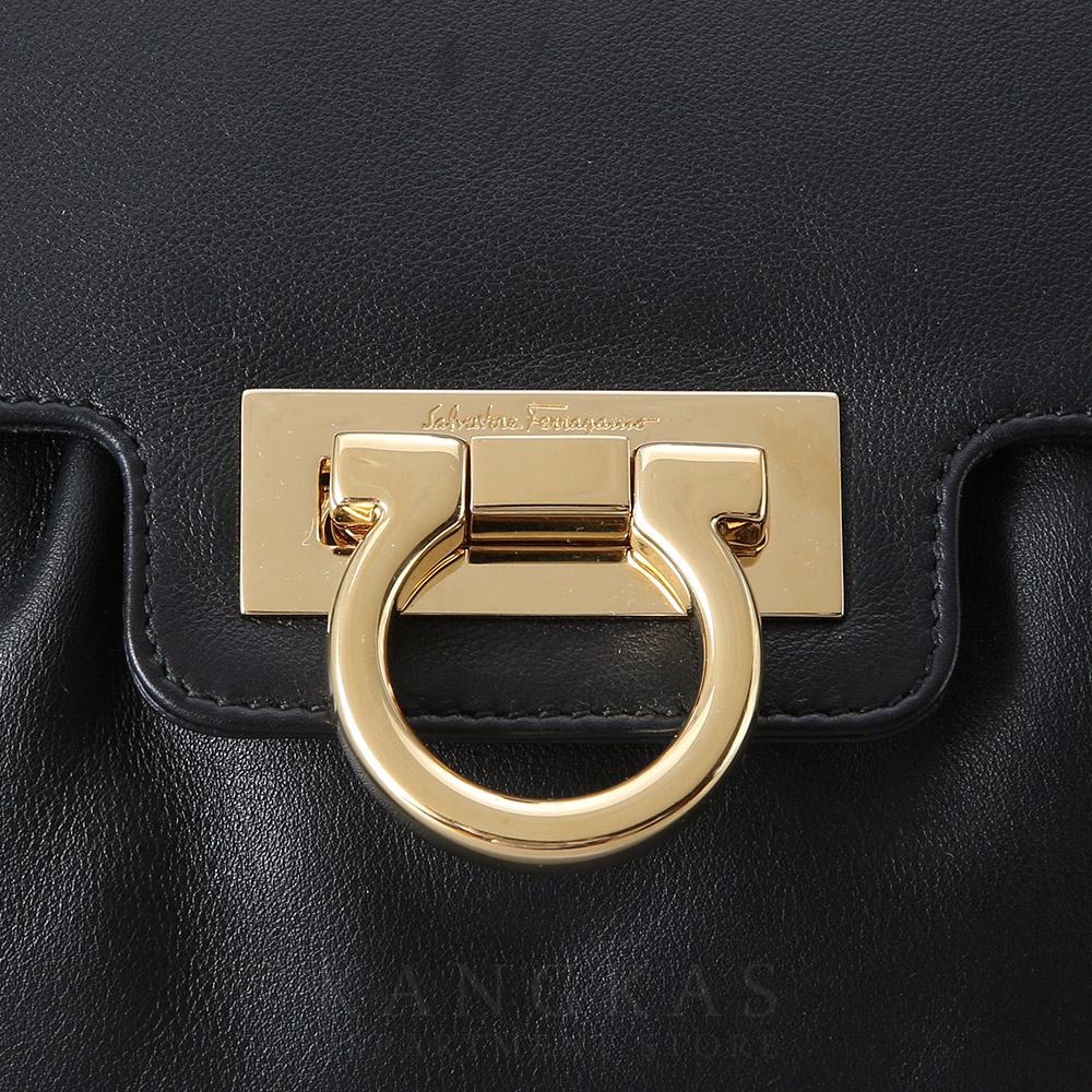 FERRAGAMO(USED)페레가모 체인 숄더백